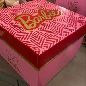 Barbie pur dream house  vault